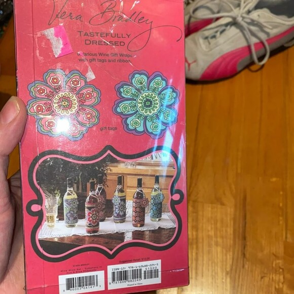 INVENTORY REDUCTION SALE. Vera Bradley Wine Gift Wraps B6 - Picture 3 of 4